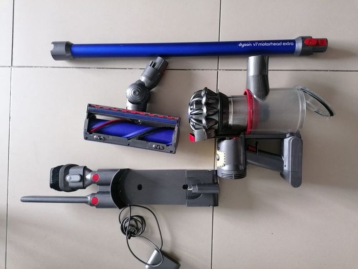 dyson in great condition after full service done with fresh filter and battery life