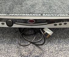 Behringer BTR2000 Rack Tuner