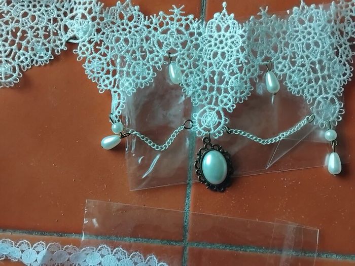 2 new lace necklaces