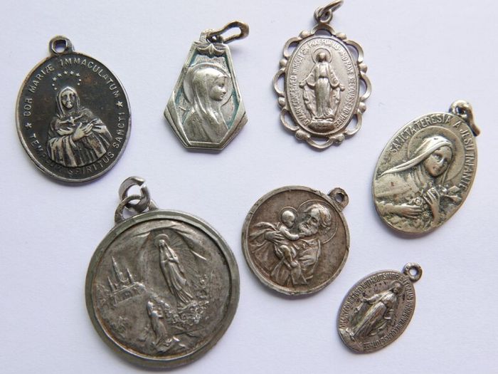 Collection of 7 vintage religious medals