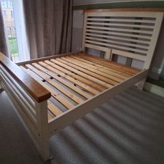 King size solid oak bedframe