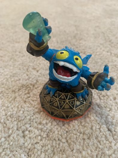 Skylanders 32 piece figures bundle