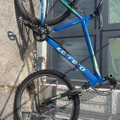 Blue Carrera valour mountain bike