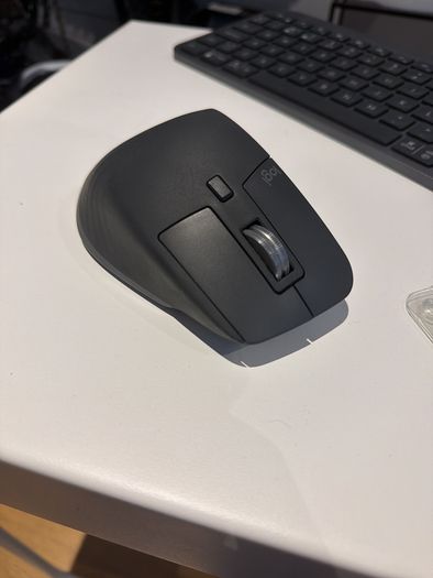 Logitech MX Keys Full size excellent condition
