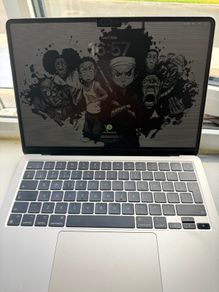 MacBook Air 13" M2 (2022)  8GB / 256GB Starlight