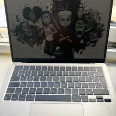 MacBook Air 13" M2 (2022)  8GB / 256GB Starlight