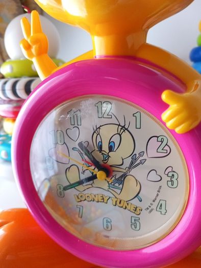 Rare Pink Tweety Alarm Clock, Tweety Table Clock, Tweety Clock, Table Clock, Clock, Tweety, Alarm Clock 1980's warmer bros looney tunes vintage