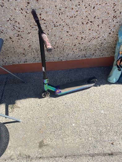 Stunt scooter