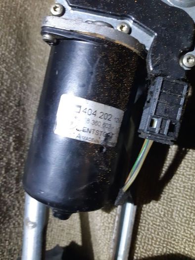 Bmw 5 Series E39 2001 Front Windscreen Wiper Motor With Linkage 8360603