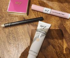 No. 7 make up bundle