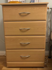 Chest of drawers on casters