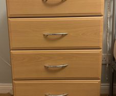 Chest of drawers on casters