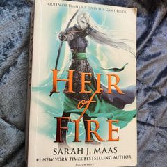 Sarah J Maas Heir of Fire Original Cover Book Throne of Glass Series