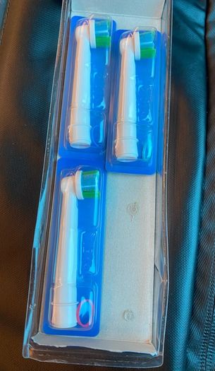 Oral B electric toothbrush replacement heads precision clean 3 pcs brand new