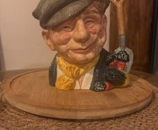 The Gardener.   Royal Dalton. D6630 1972