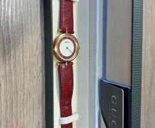 Gucci watch 2000 M