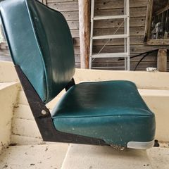 Boat seat