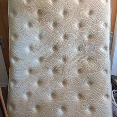 Double bed King Koil 1400 Pocket Spring Mattress