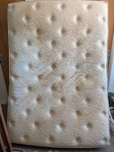 Double bed King Koil 1400 Pocket Spring Mattress