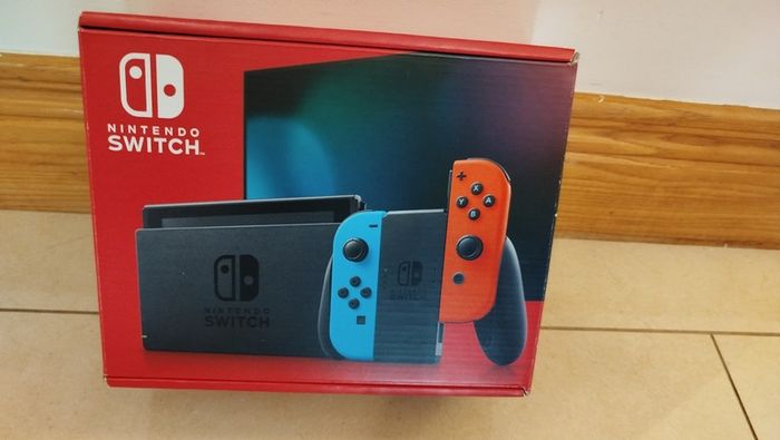 Nintendo Switch V2 hac-001-01 + PowerA Kirby controller