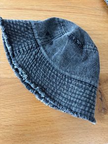 bucket hat