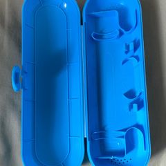 bright blue hard plastic electric toothbrush travel case (holds 1 handle and 2 brush heads) in clean, excellent condition