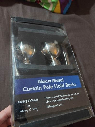 curtains pole hold backs