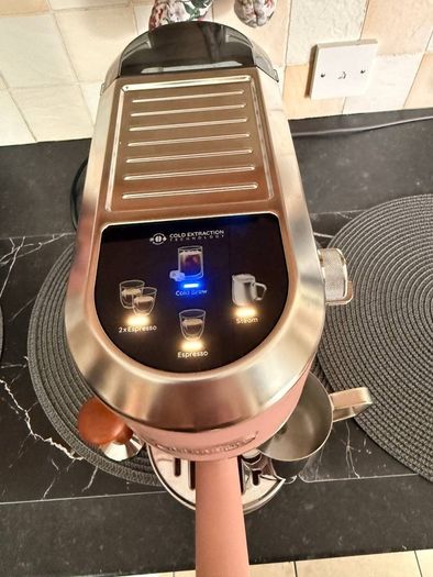 DeLonghi Dedica Duo espresso machine