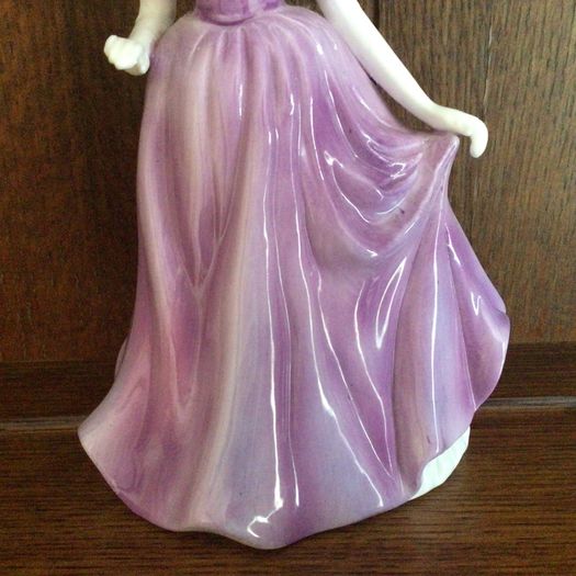 Leonardo Figurine Katherine