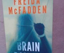 Paperback book, Book. Fiction