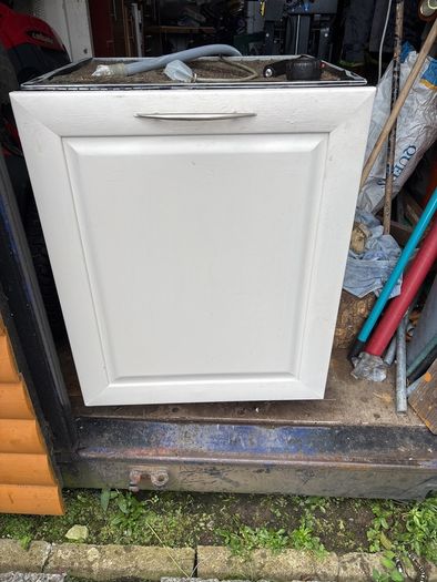 Integrated dishwasher