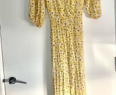 yellow dress.