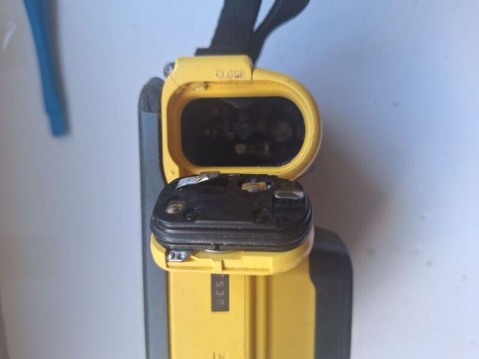 Minolta Weathermatic 35 DL Waterproof 35mm Film Camera Yellow