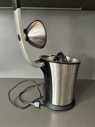 Electric Citrus Juicer Squeezer