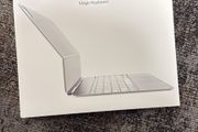 iPad Pro 13-inch (MAGIC KEYBOARD) British English WHITE Brand New Sealed 1 Year Warranty
