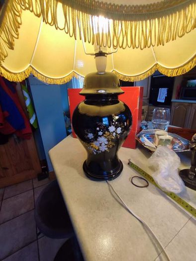 Oriental Style Ginger Jar Table Lamp And Shade.