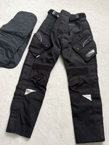 Black Frank Thomas Qualifier 2 waterproof motorcycle textile trousers size M