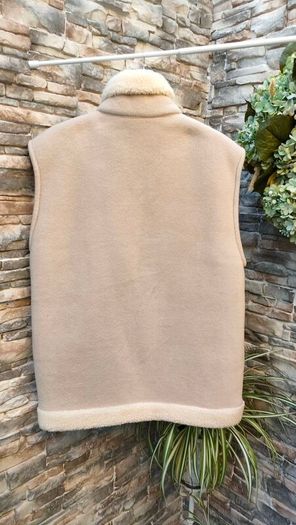 Country Flair winter gilet Size small but would fit medium Like new perfect condition Extremely warm, perfect for the winter