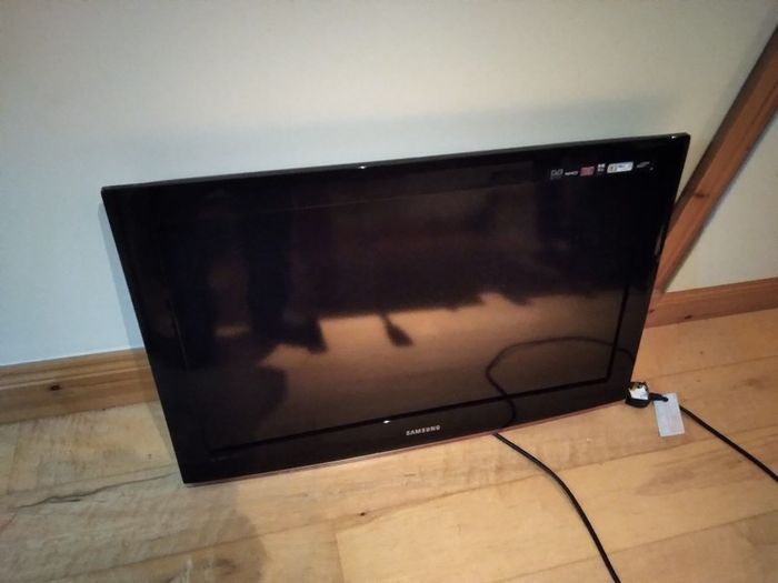 32" Samsung TV