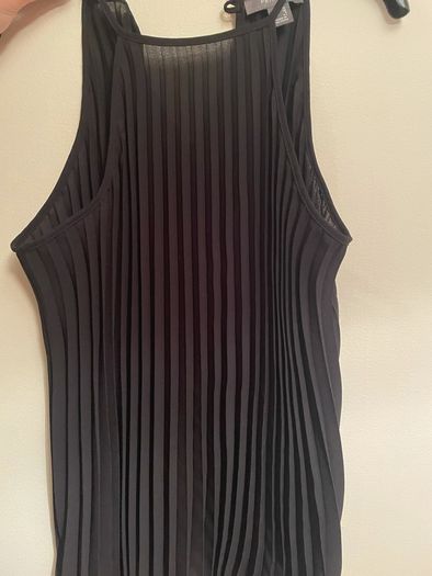Black river island top
