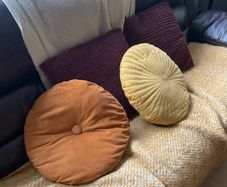 Lot of 4 cushions