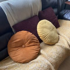 Lot of 4 cushions
