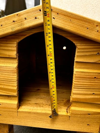 Cat box - outdoor kennel (may suit v small dog)