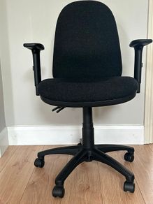 Ergonomic Adjustable Office Chair - Excellent Condition