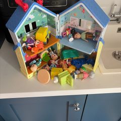 Cocomelon house with extra figurines included
