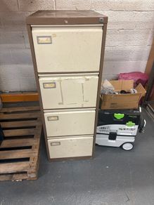 Filing cabinet 4 drawer no key