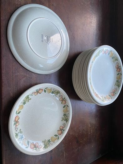 Wedgewood 'Quince' Dinner Service Set