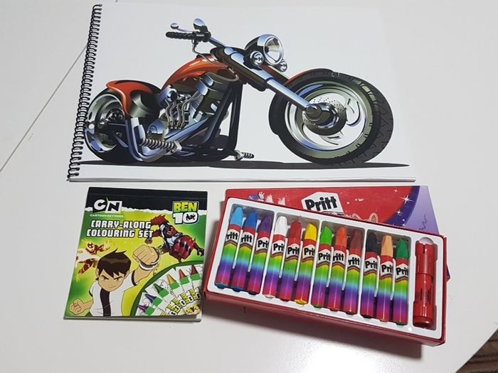 Pritt Oil Pastels with pastel holder + sharpener & Art Books / Xmas gift