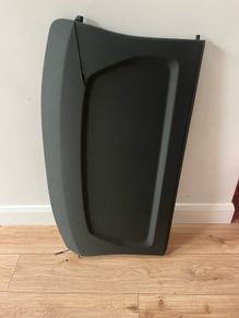 Audi Q2 parcel shelf