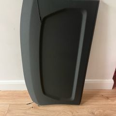 Audi Q2 parcel shelf